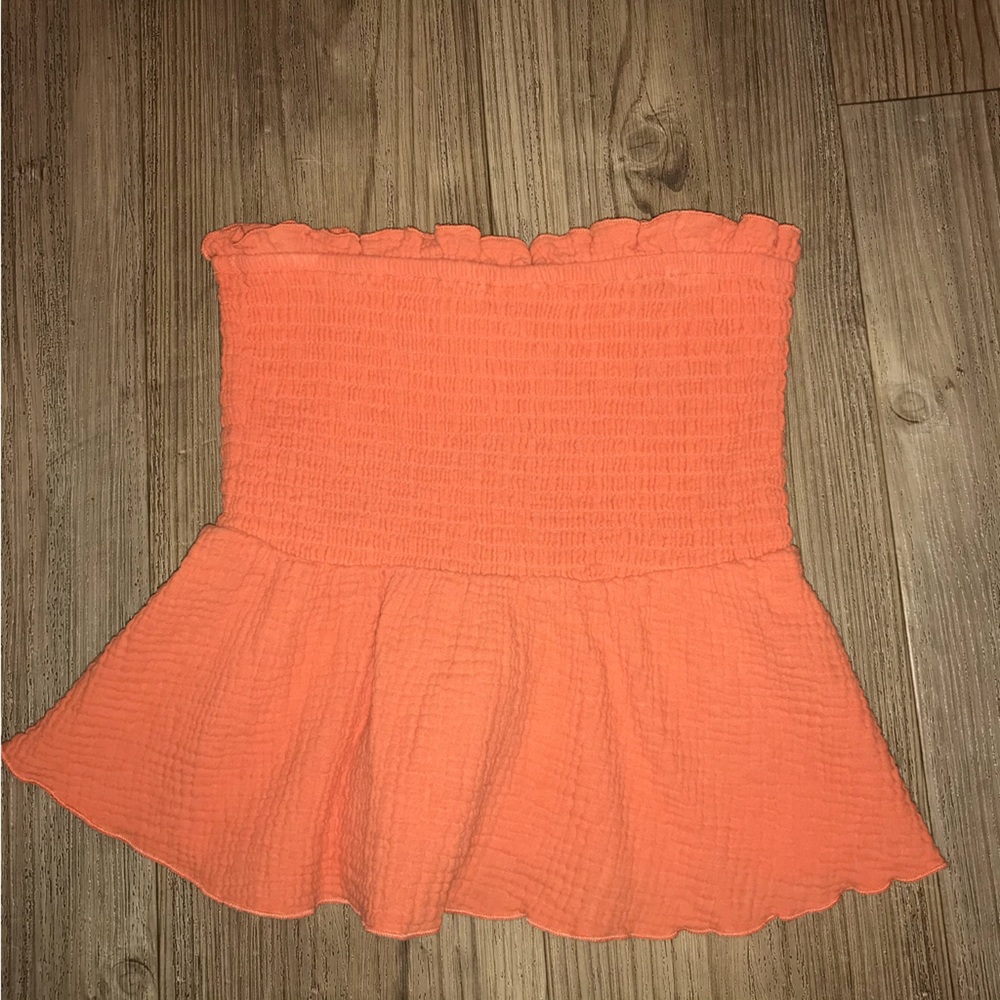 Light orange tube top